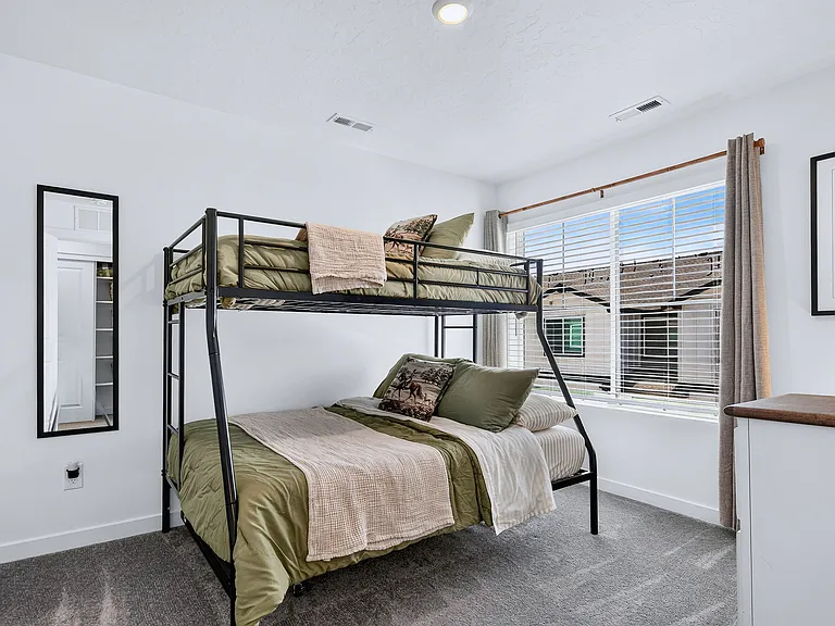 Twin-over-Full Bunk Bedroom with 32" Smart TV