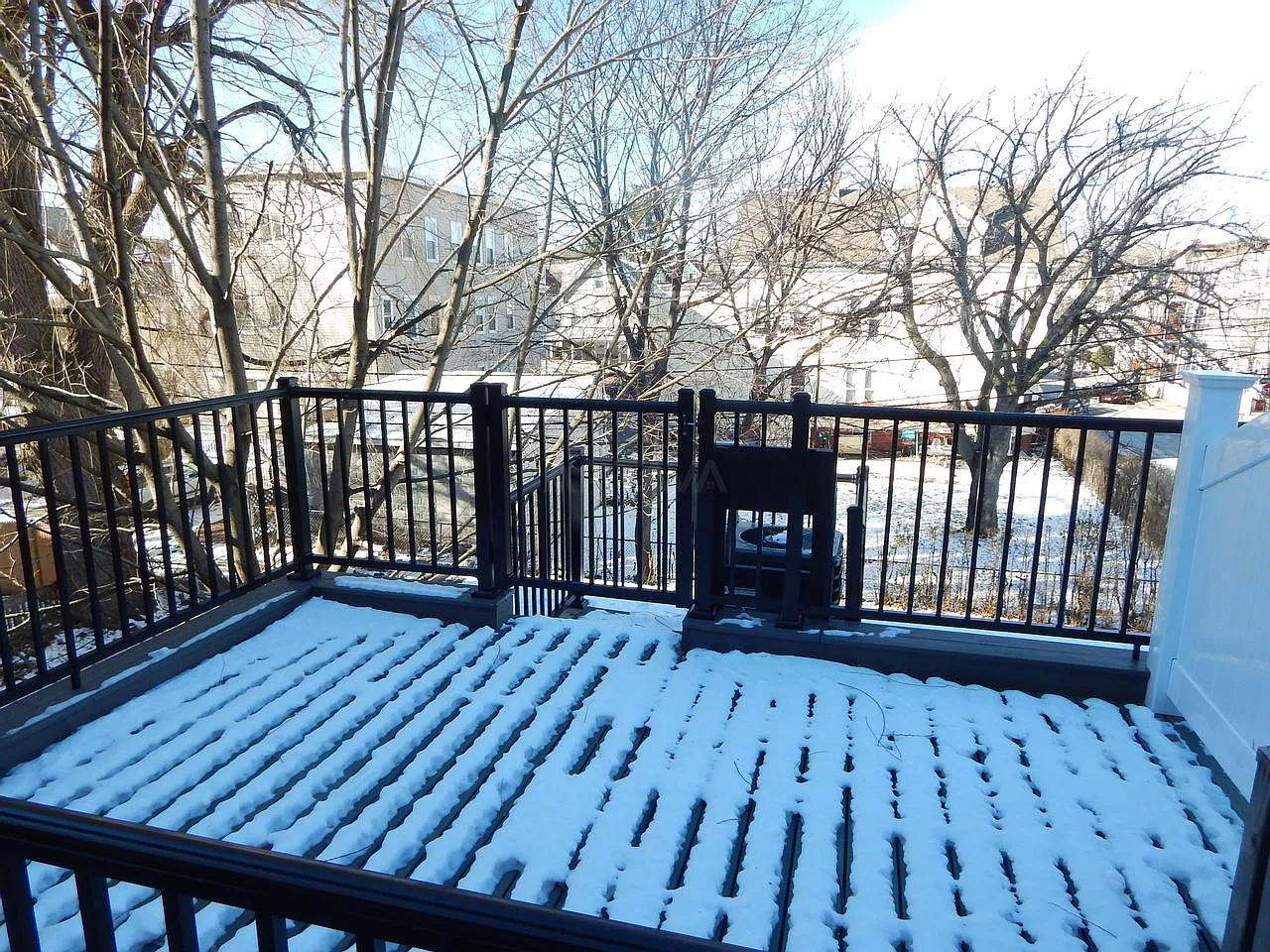 Beautiful Assembly Row area, 2 bedroom, 1 bathroom apartment — Photo 2
