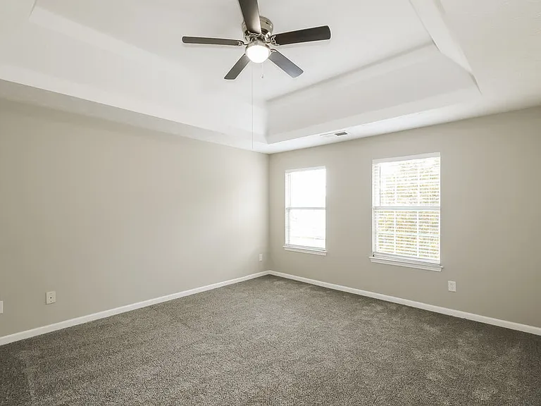 80 Greenway Dr — Photo 11