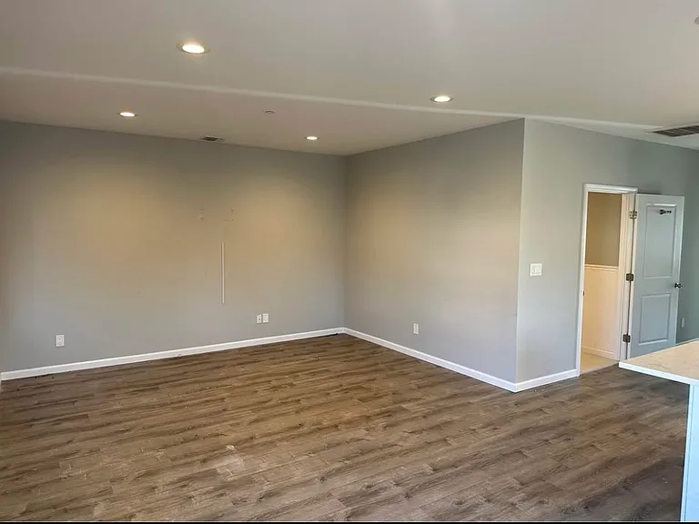510 Marconi Blvd #1 — Photo 3