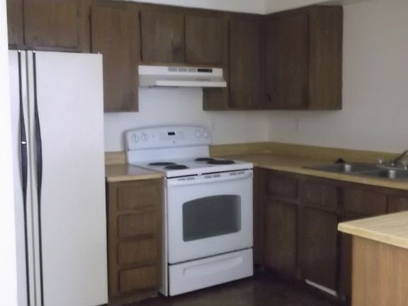3rd image of 1757 E Pepper Cir