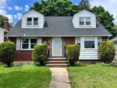 29 West Avenue, Hicksville, NY, 11801