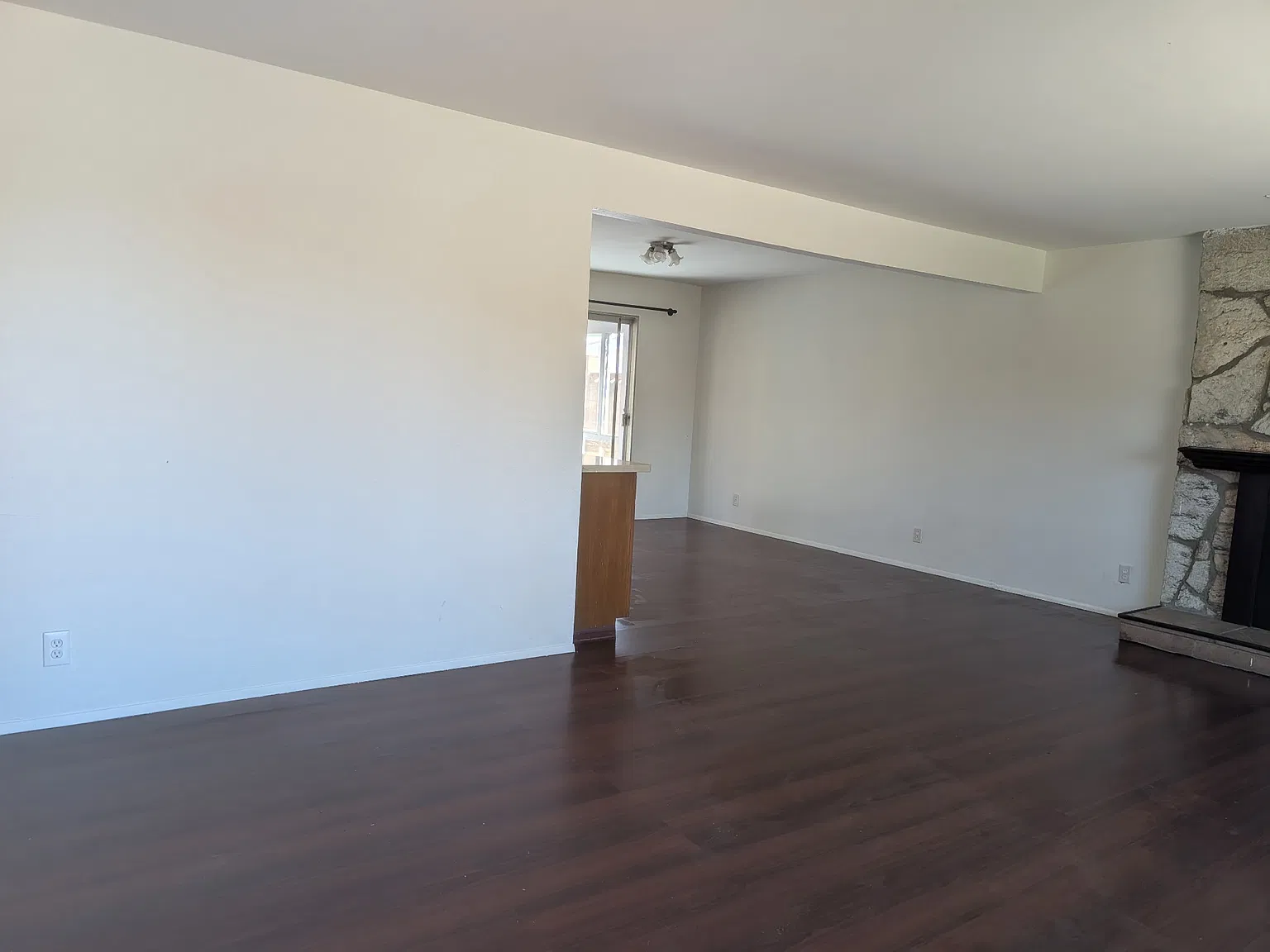 3 bed, 1400 sqft, $3,950 — Photo 2