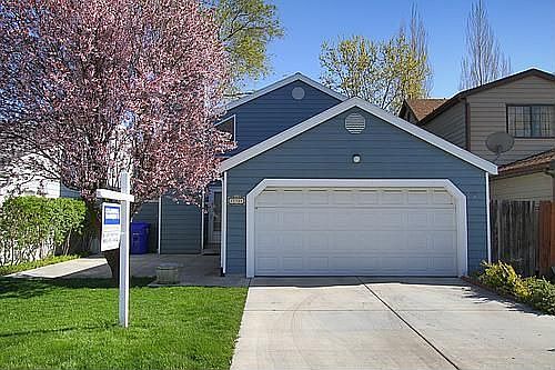 1st image of 334 E Ivy Ln