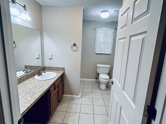 4th image of 273 Hollywood Forest Dr