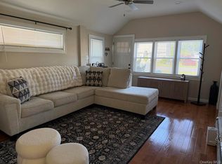 19 9th Avenue, Huntington Station, NY 11746