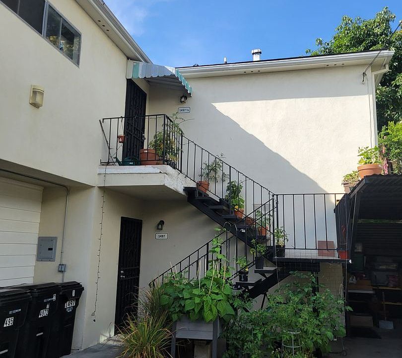 1st image of 1497 Scott Ave
