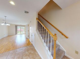 12 Crestview Dr APT 26, Spencer, MA 01562