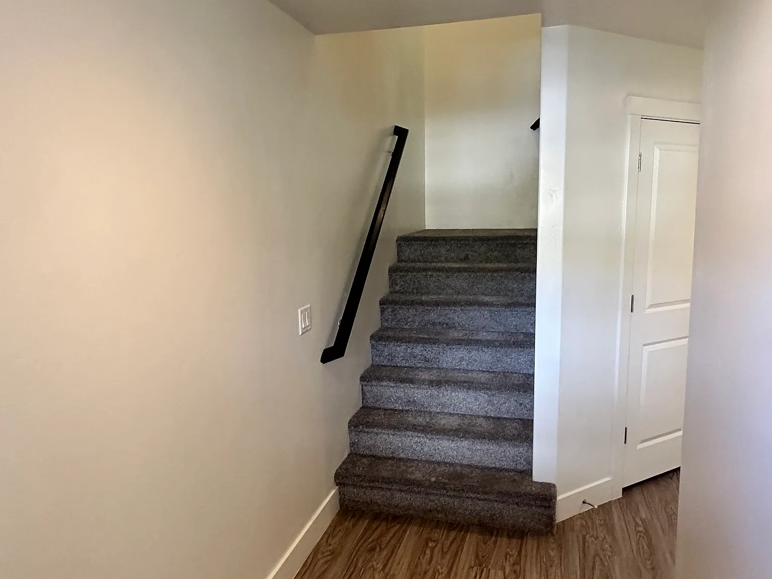 4 bed, 2.5 bath, 1664 sqft, $2,400 — Photo 3