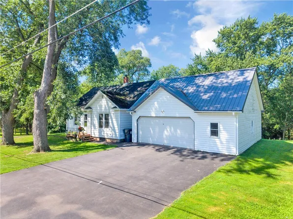 1693 Grand Ave, Savannah, NY 13146