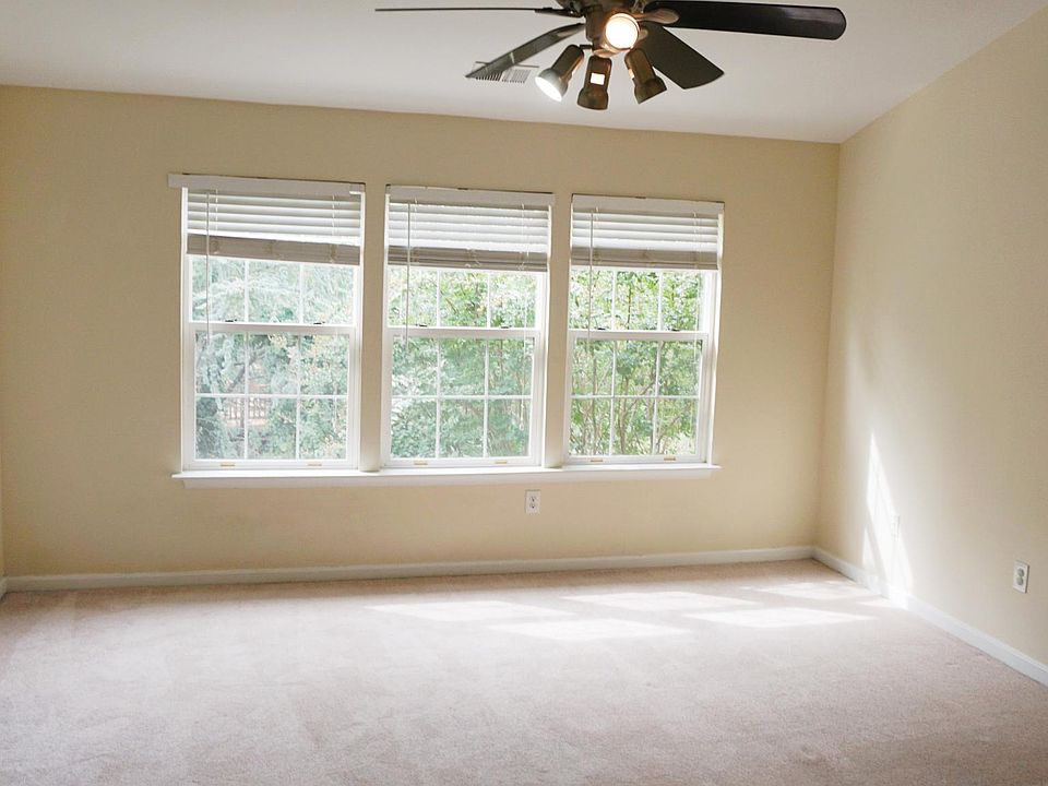 1st image of 4016 Rosemeade Dr