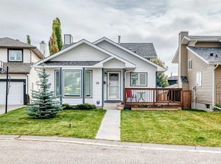 36 W Sandpiper Way NW, Calgary, AB T3K3C6