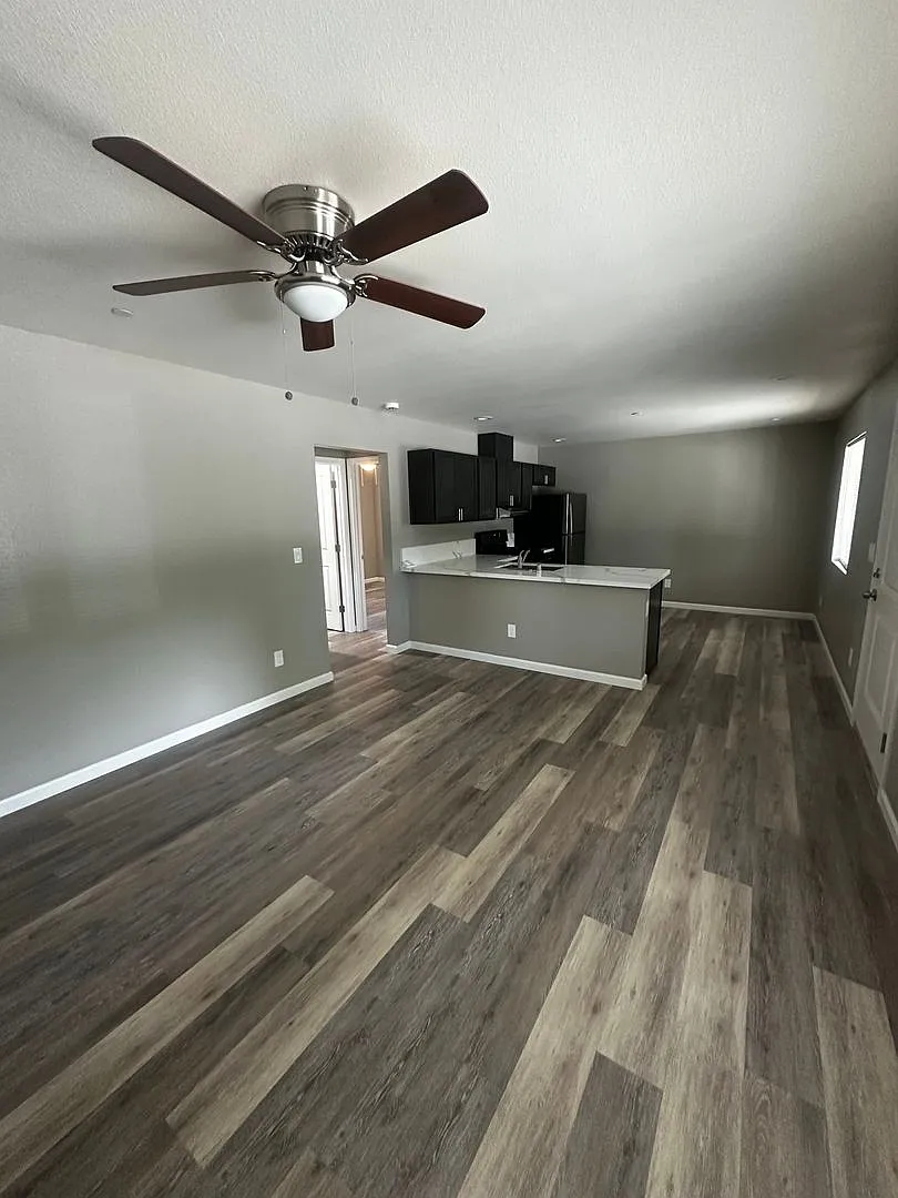 2110 Iroquois #1 -4 plex- Gardner — Photo 3