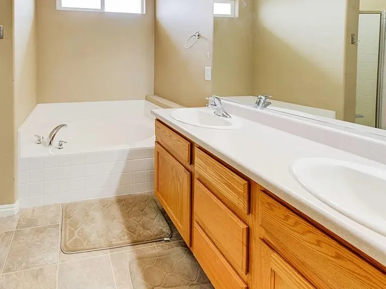 173 E Fiddlers Canyon Rd #11 — Photo 14