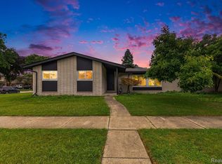 825 Nightingale St, Dearborn, MI 48128