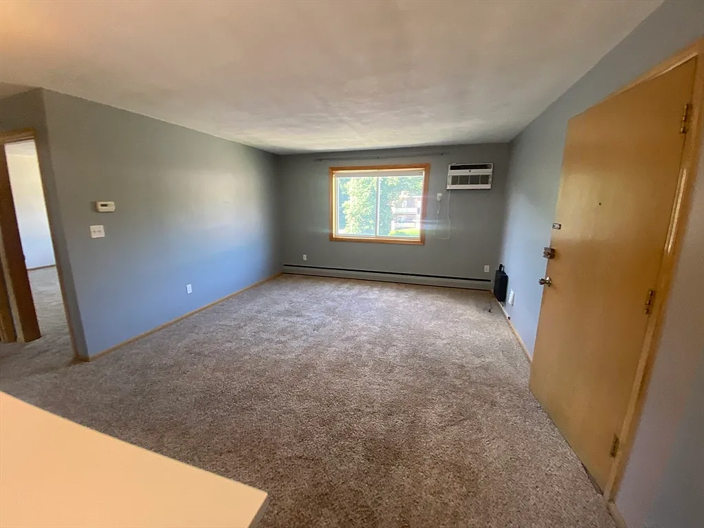2 bed, 1.0 bath, 780 sqft, $2,250 — Photo 3