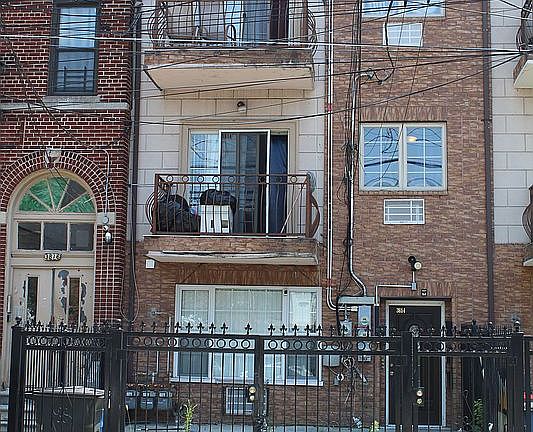 2nd image of 3814 Barnes Ave