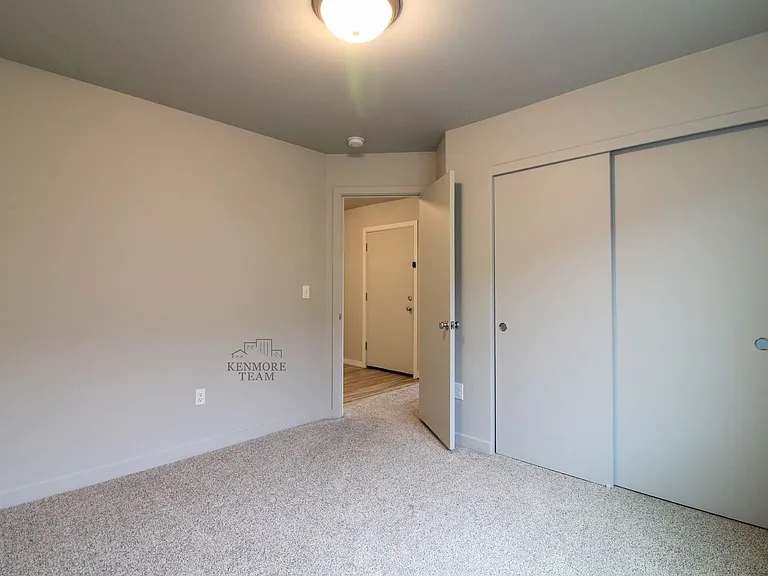 301 S Cedar Ave — Photo 8