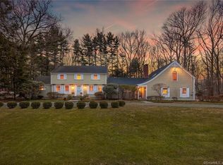 11 Driftway Ln, Darien, CT 06820