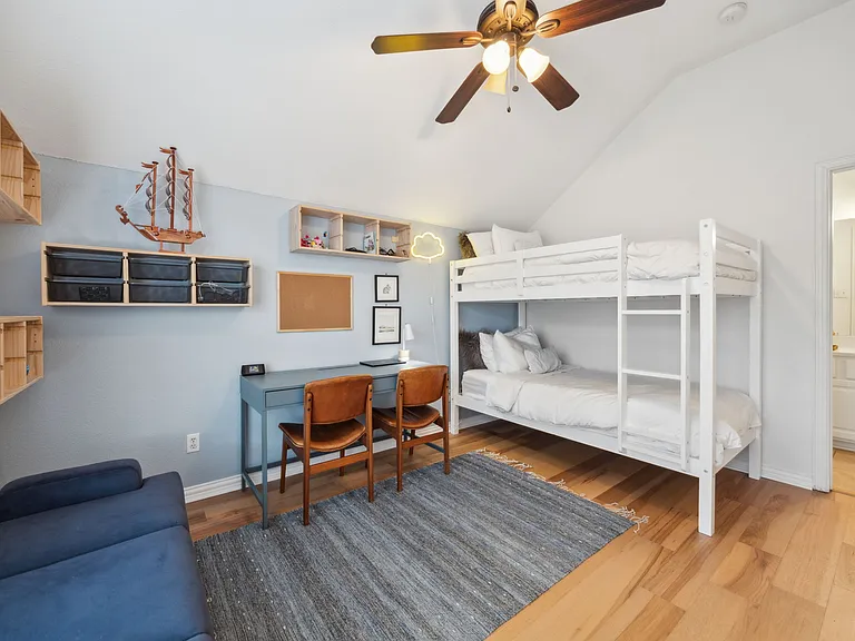 516 Crutcher Xing — Photo 19
