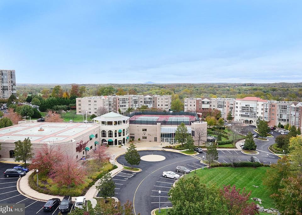 19385 Cypress Ridge, Riverbend building views!