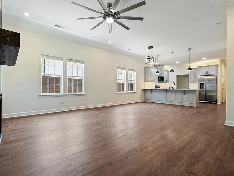 3505 Skycrest Dr — Photo 7