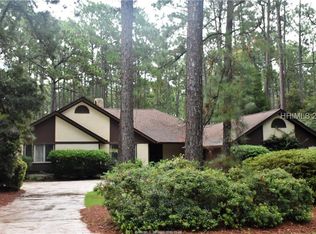 2 Leatherwood Ct, Hilton Head Island, SC 29926