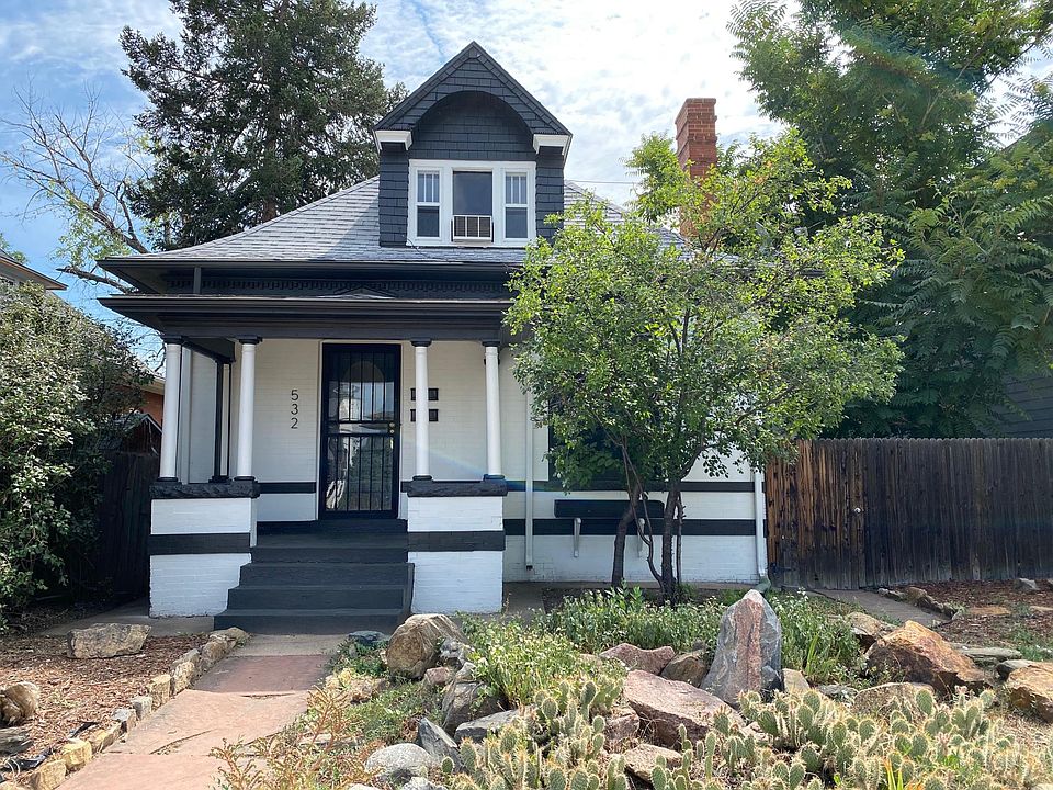 Charming 1900 Upstairs Unit is the perfect combo of old & new!