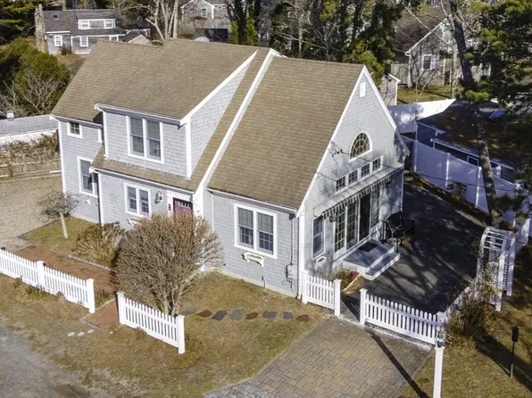 8 Windwood Lane, Dennis Port, MA 02639
