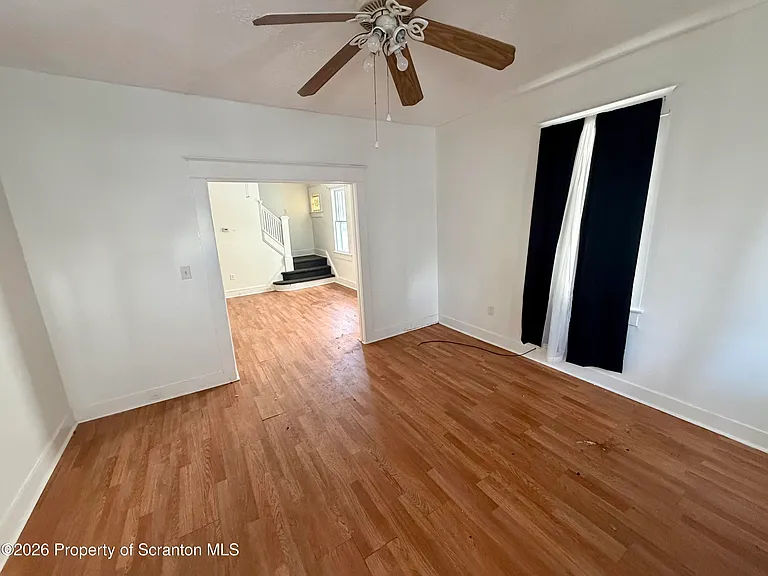 202 William St — Photo 3
