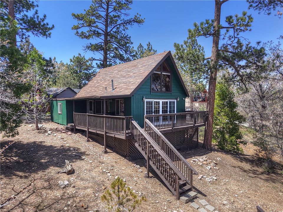 1st image of 697 Villa Grove Ave