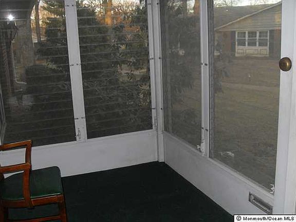 4th image of 498 Thornbury Court #B