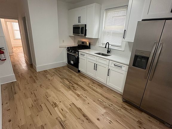 4th image of 38 Gates Ave #1