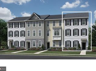 8 Manchester Dr, Hatboro, PA 19040