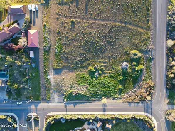 716 N 80th Ave, Yakima, WA 98908
