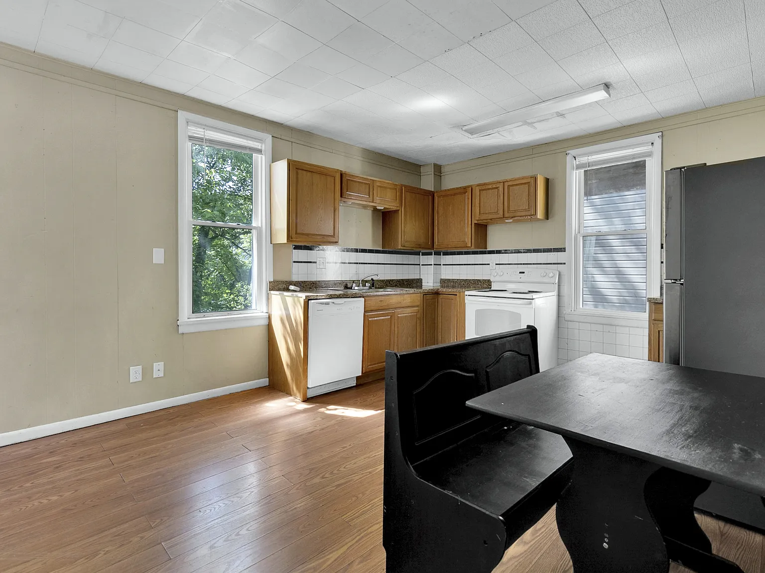 356 Stewart Street - 1 — Photo 2