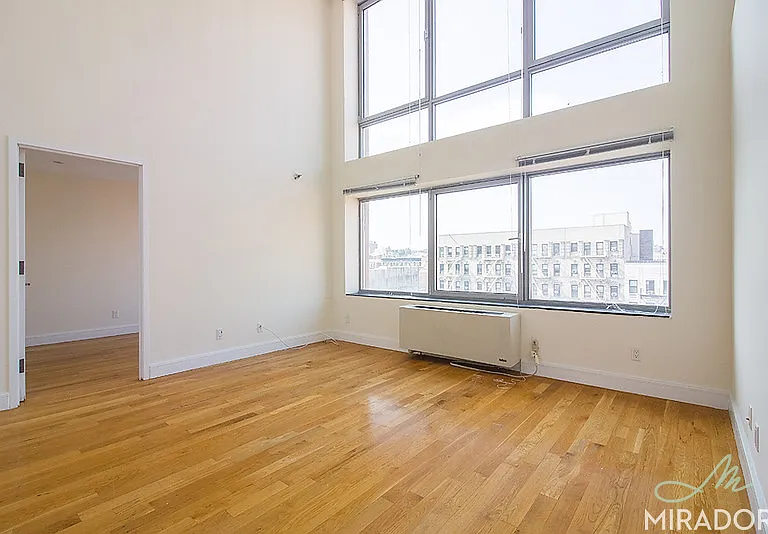 636 E 11th St #PHB — Photo 1