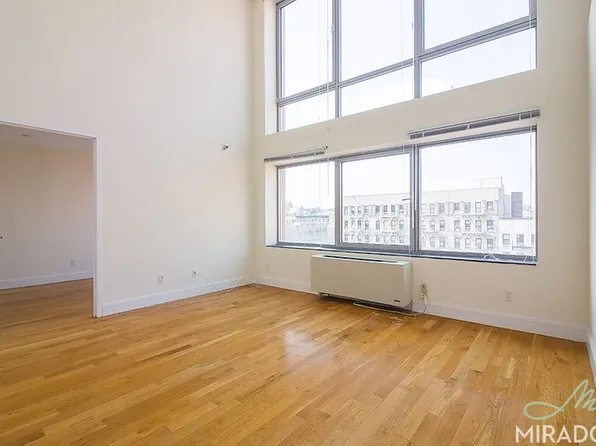636 East 11th Street image 1 of 20