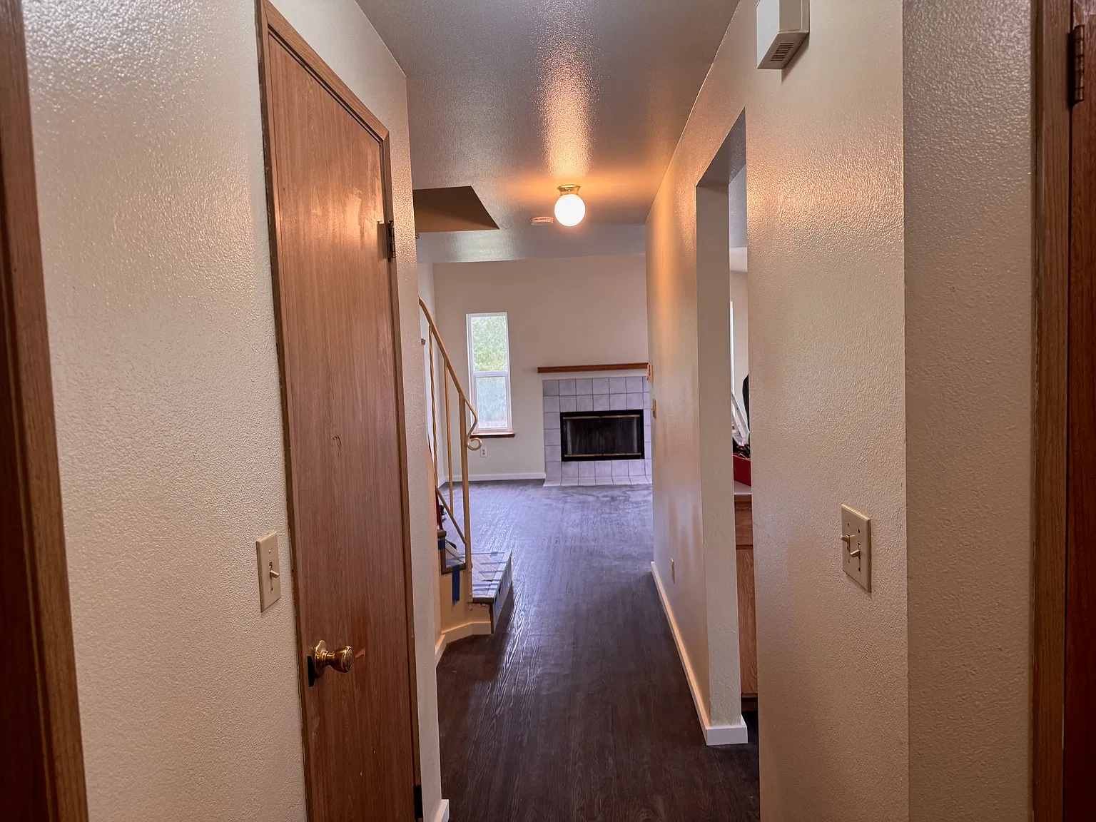 3 bed, 2.5 bath, 1300 sqft, $2,760 — Photo 3