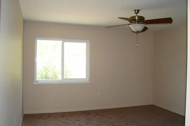 815 Libby Dr — Photo 6