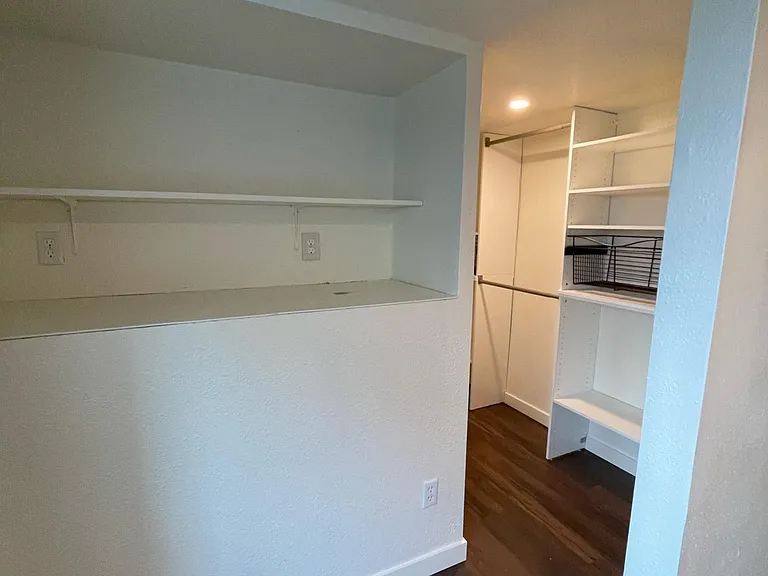 404 SE 83rd Ave — Photo 12