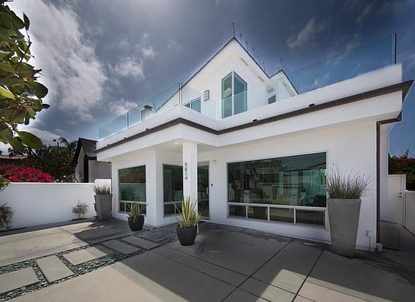 1st image of 5614 Dolphin Pl