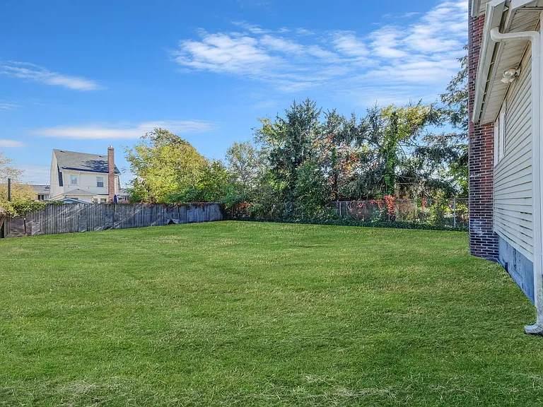 Chapman Pl — Photo 14