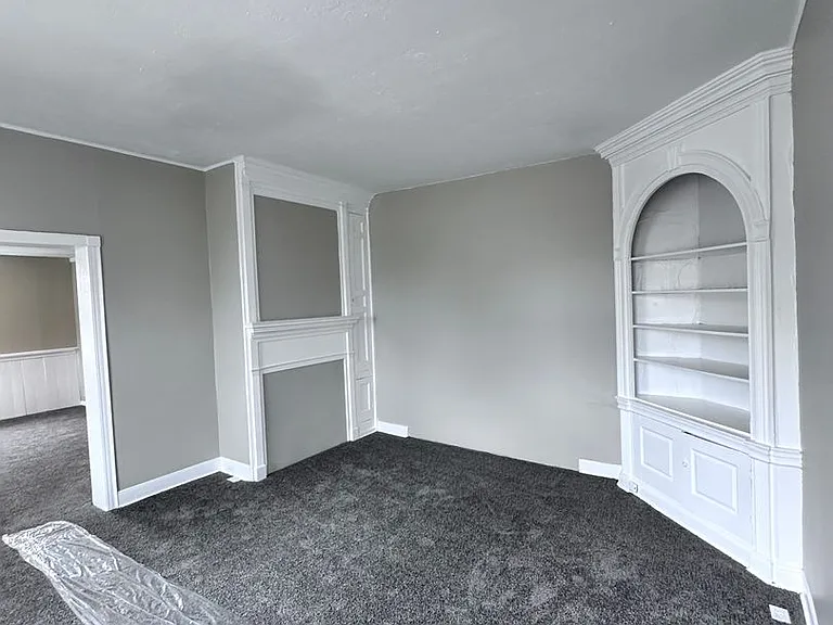 302-308 W Main St — Photo 14