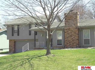 16327 Dorcas St, Omaha, NE 68130