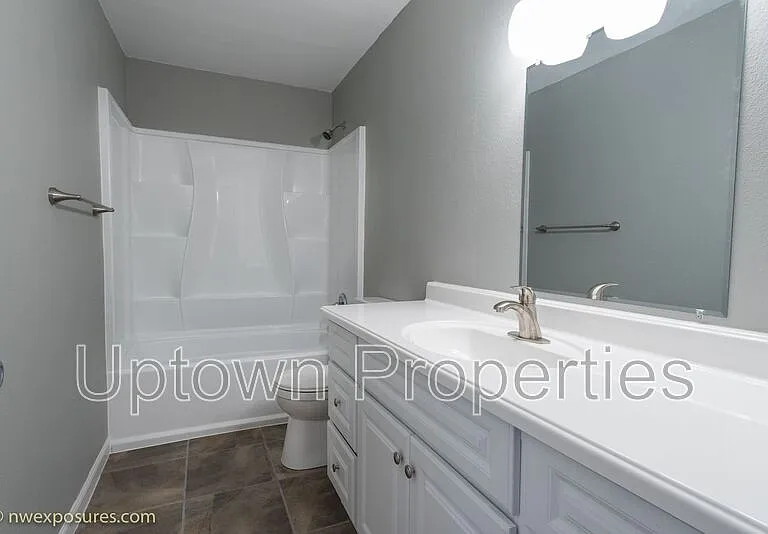 8105 SW Thorn St — Photo 8