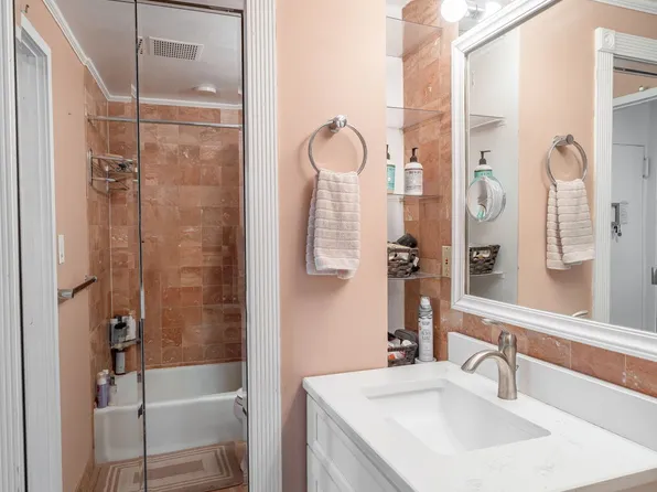 425 East 78th Street image 6 of 9