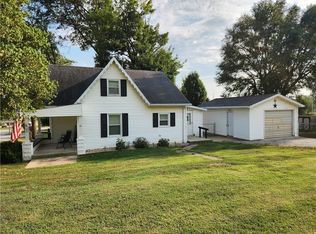 115 E Filmore St, Tower Hill, IL 62571
