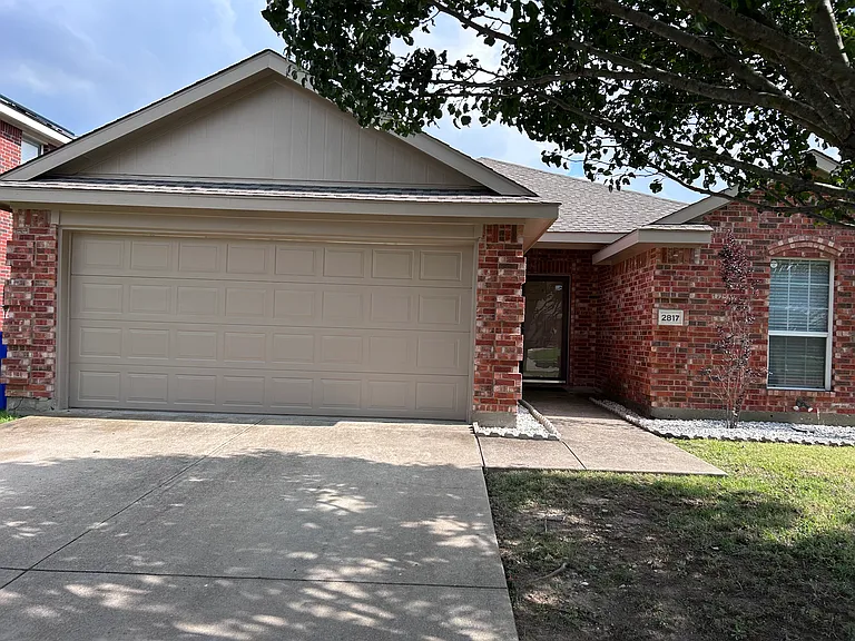 2817 Spencer Cir — Photo 2