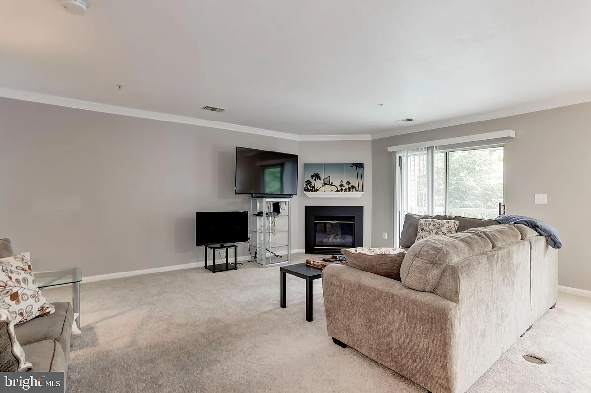 Building Photo - 12852 Fair Briar Ln
